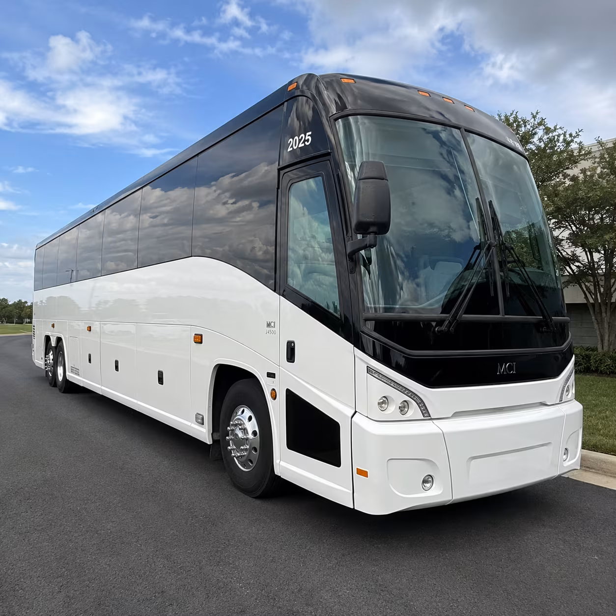 alamedacharterbuscompany com can help you navigate alameda s island access for large groups