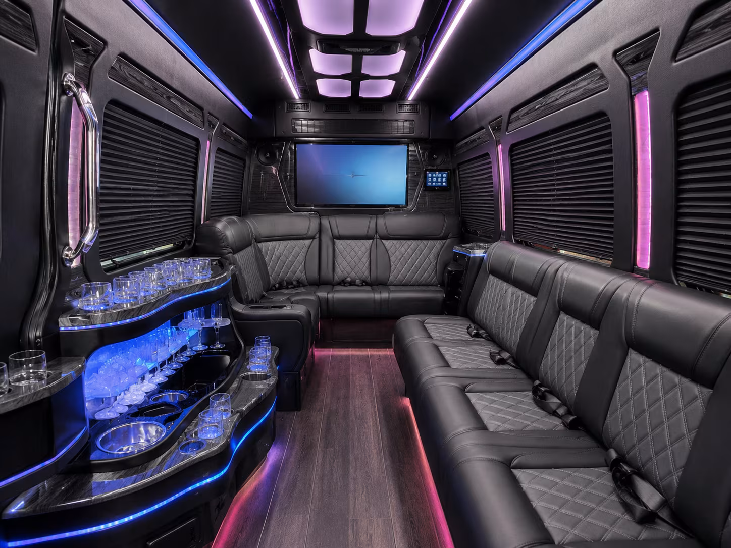 with alamedacharterbuscompany com you ll find the right prom bus before the date books out